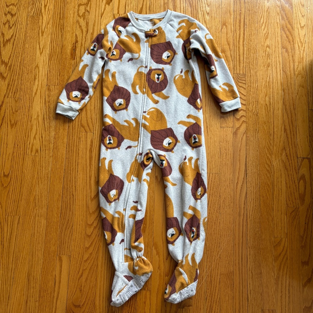 4/$20 CARTER’S 5T fleece footed sleeper Pajama PJ lions